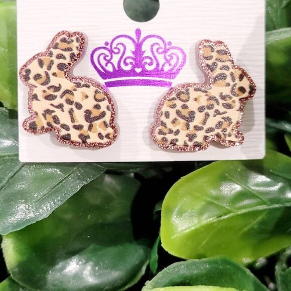 Leopard Easter Bunny Rabbit Stud Earrings - Picture 1 of 2